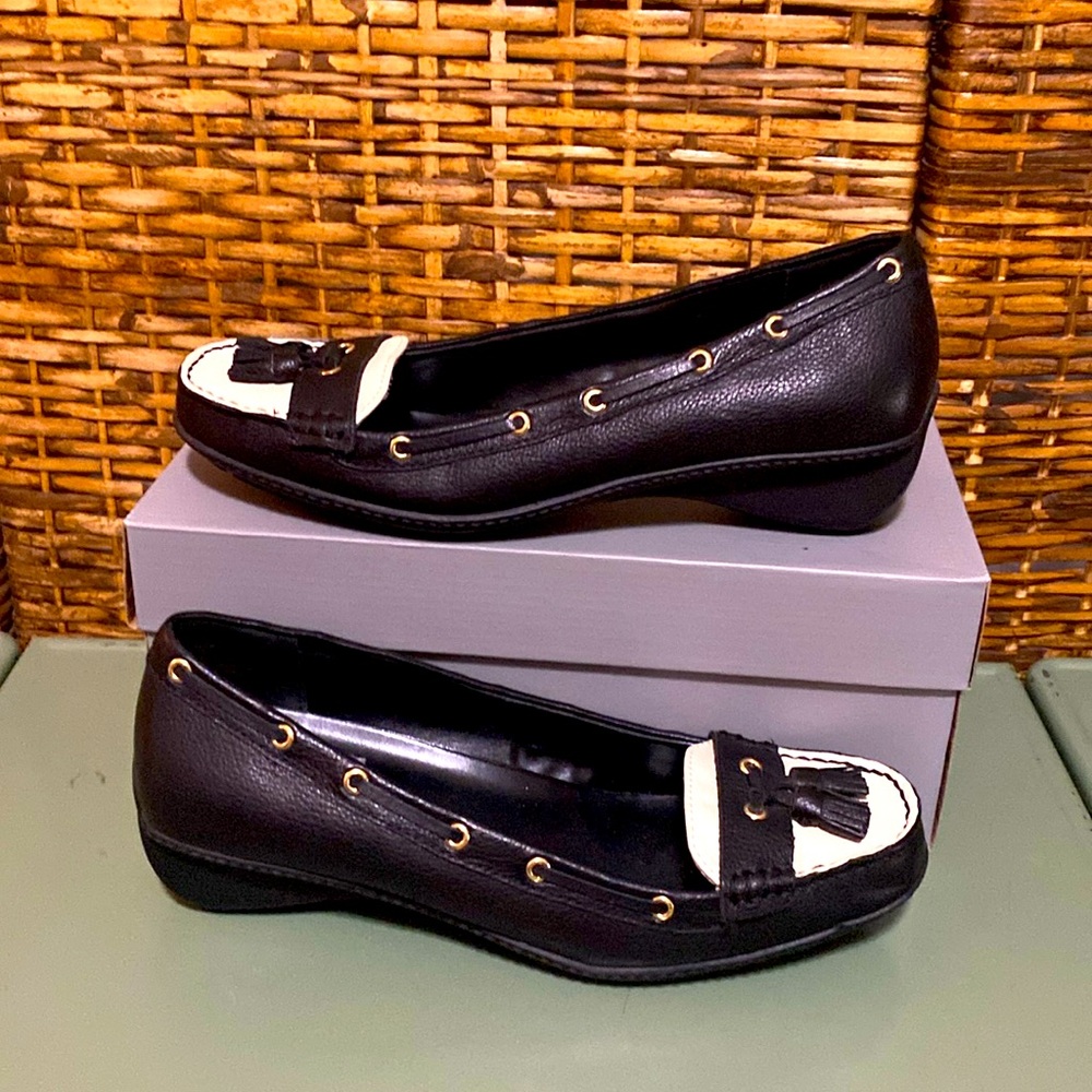 NWOB Ralph Lauren Gael BLACK & WHITE Driving Loafers tassels 9.5